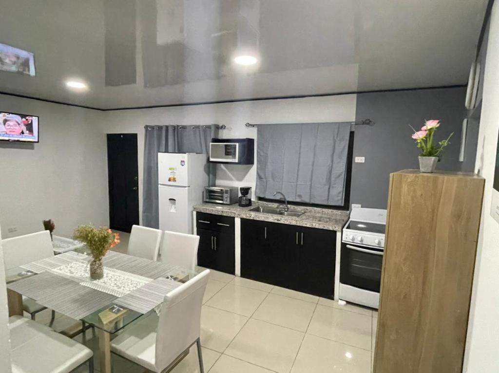 Apartamentos Cielo #1, Airport Juan Santamaria Alajuela Ngoại thất bức ảnh