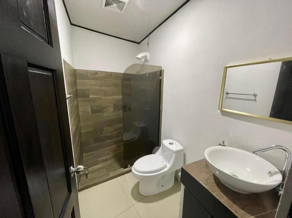 Apartamentos Cielo #1, Airport Juan Santamaria Alajuela Ngoại thất bức ảnh